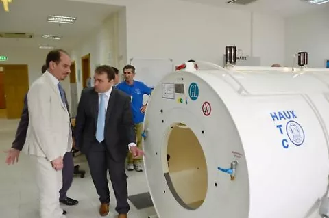 Health Minister Godfrey Farrugia (left) visited the Hyperbaric Unit in Gozo that is once again fully operational